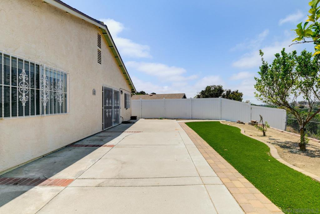 7096 Bullock Dr