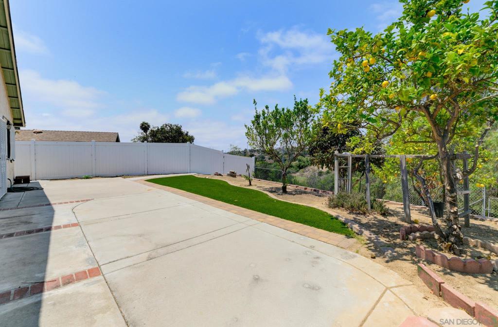 7096 Bullock Dr