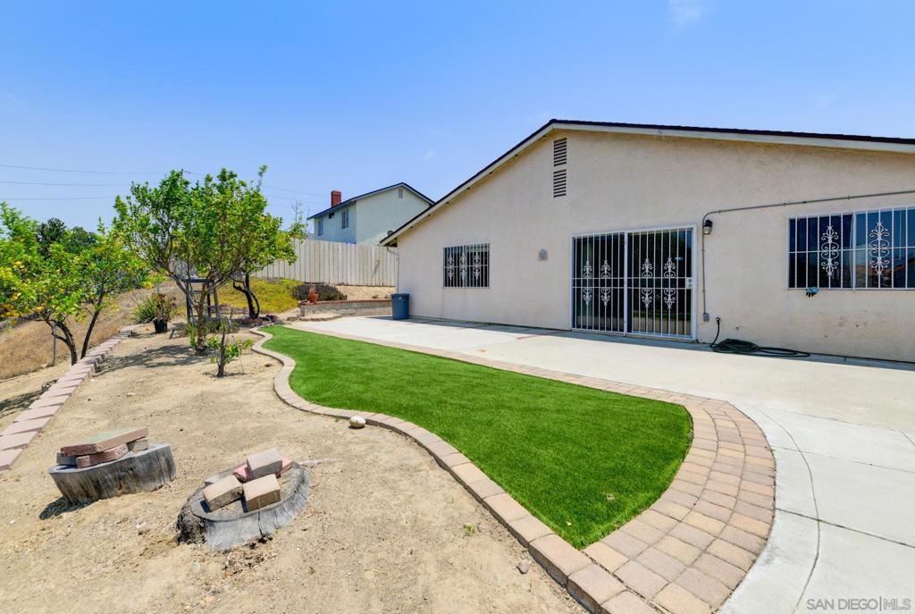 7096 Bullock Dr