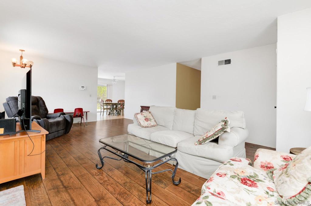 7096 Bullock Dr
