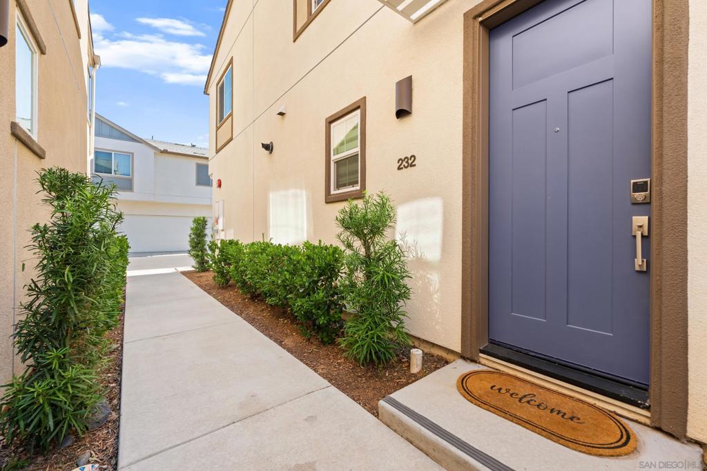 232 Perennial Pl