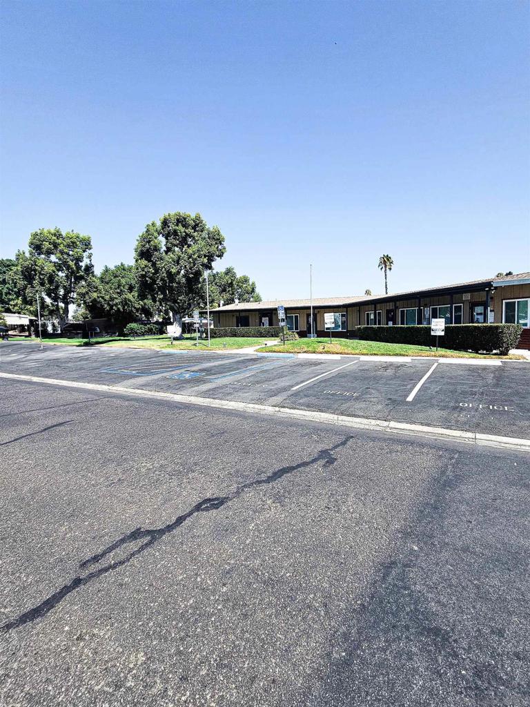 400 Greenfield Dr SPC 122