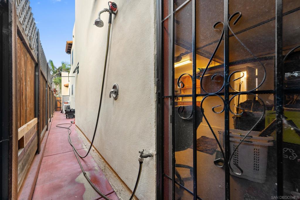 4685 Long Branch Ave