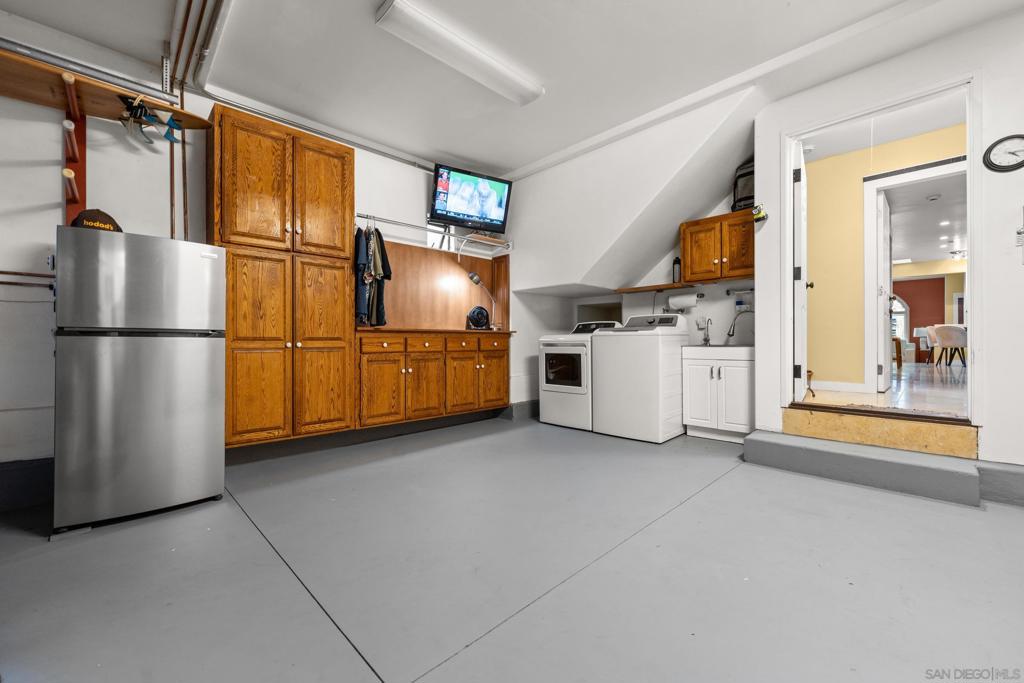 4685 Long Branch Ave