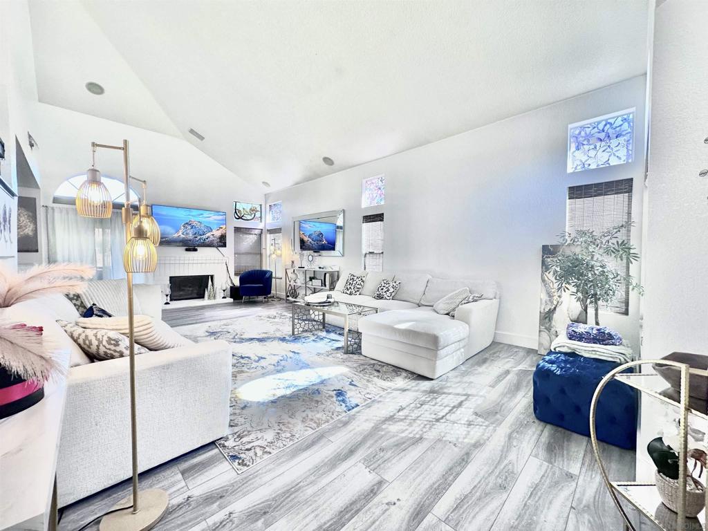 28820 Bridge Water Ln