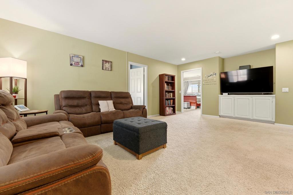 465 Ashbourne Gln