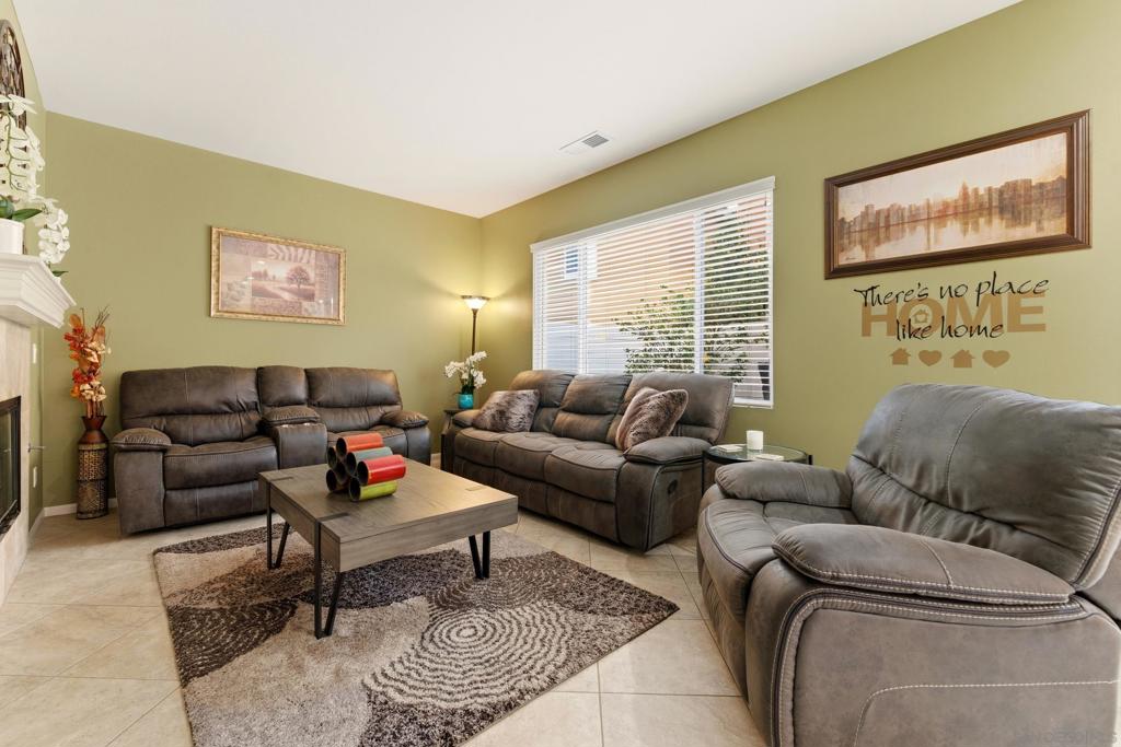 465 Ashbourne Gln