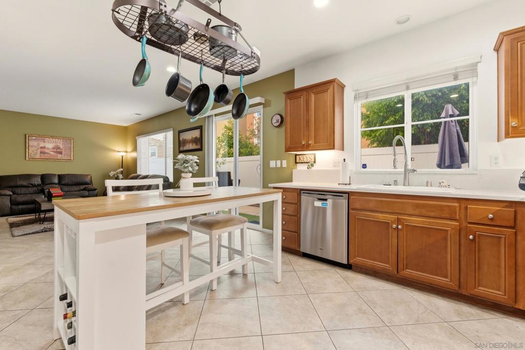 465 Ashbourne Gln