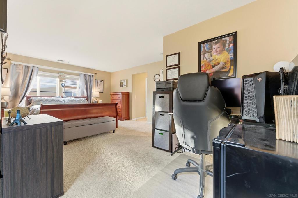 465 Ashbourne Gln