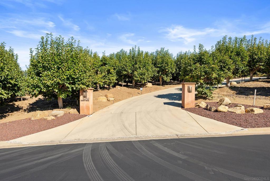 32752 Luiseno Circle Dr