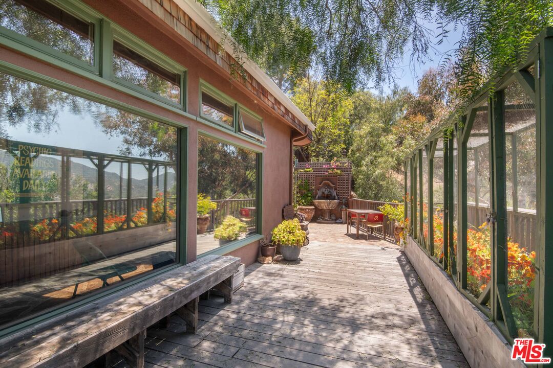 2095 Topanga Skyline Dr