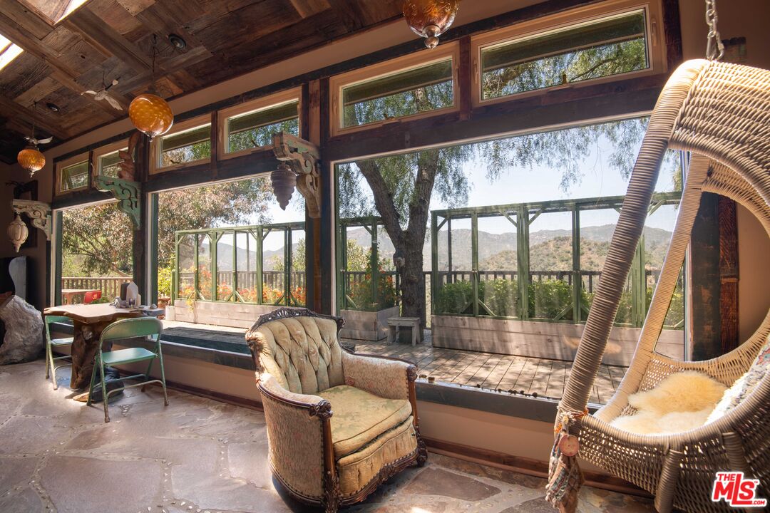 2095 Topanga Skyline Dr