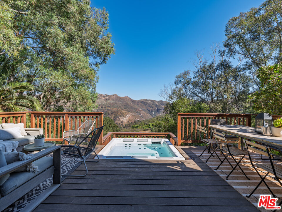 19816 Grand View Dr