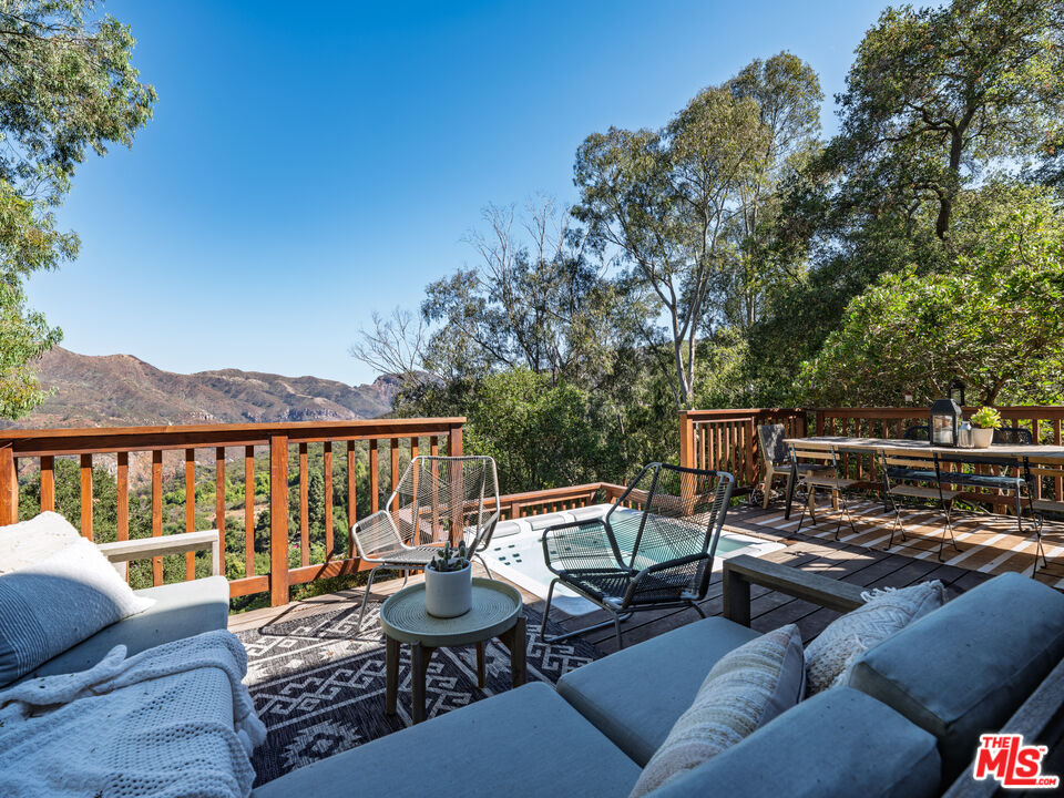 19816 Grand View Dr