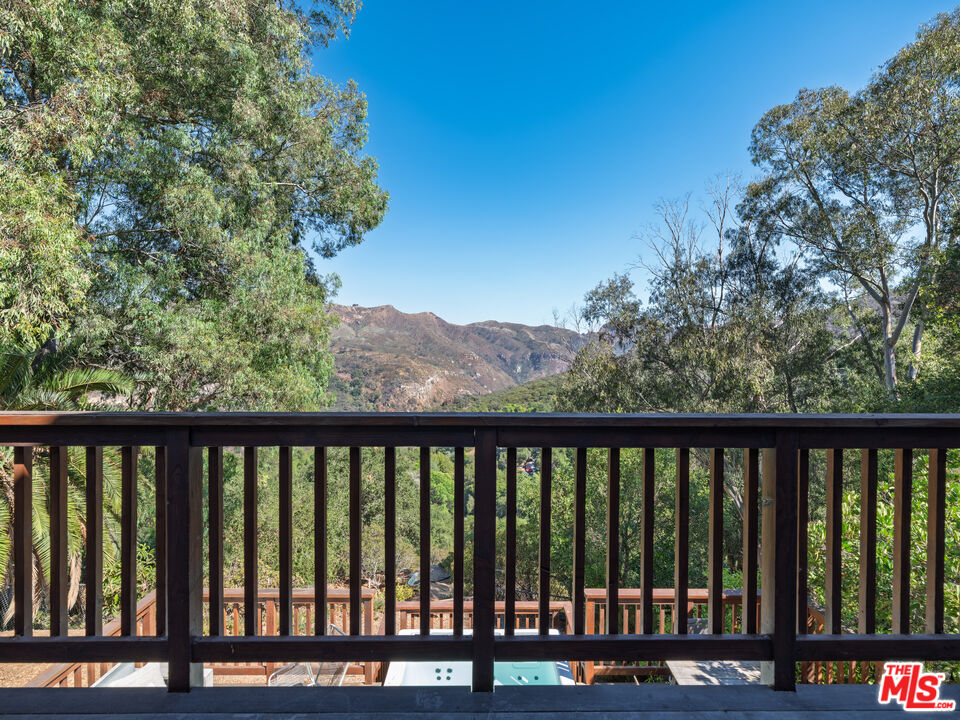 19816 Grand View Dr