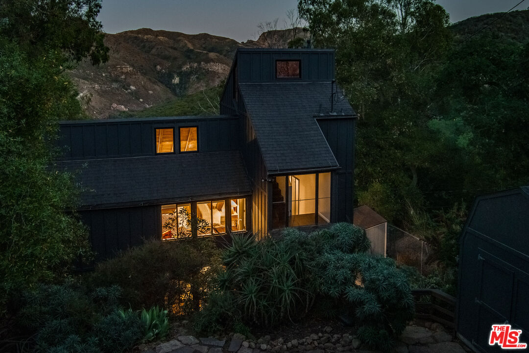 19816 Grand View Dr