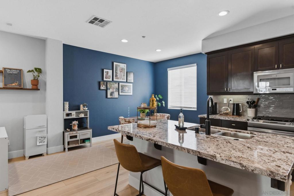 2327 Sentinel Ln