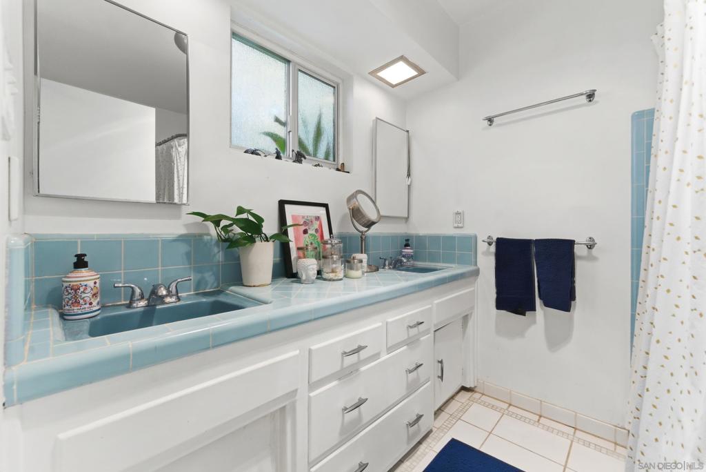 5920 La Jolla