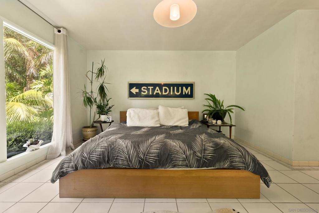5920 La Jolla