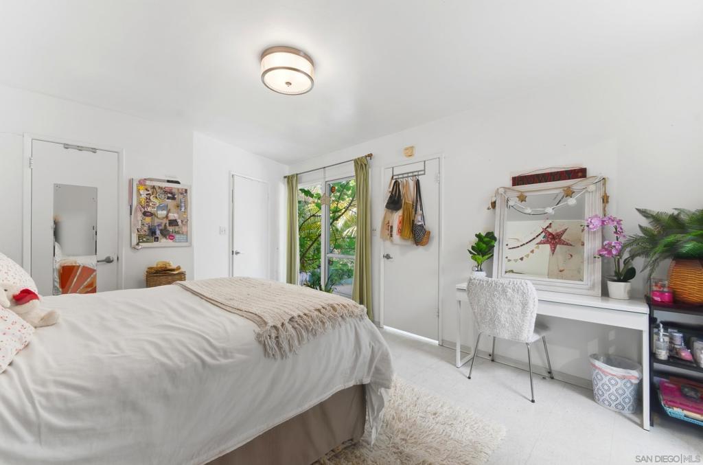 5920 La Jolla