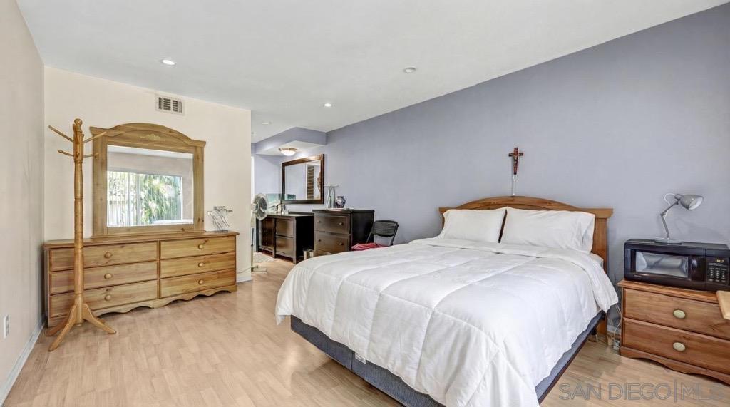 1517 E Garfield 55
