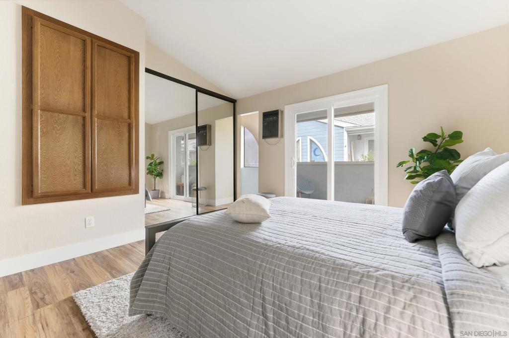 1442 Essex 4