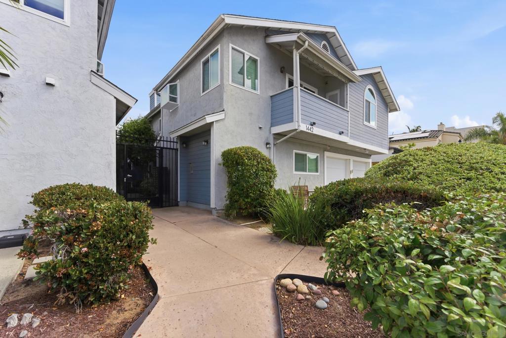 1442 Essex 4