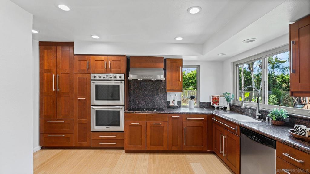 10685 Red Cedar