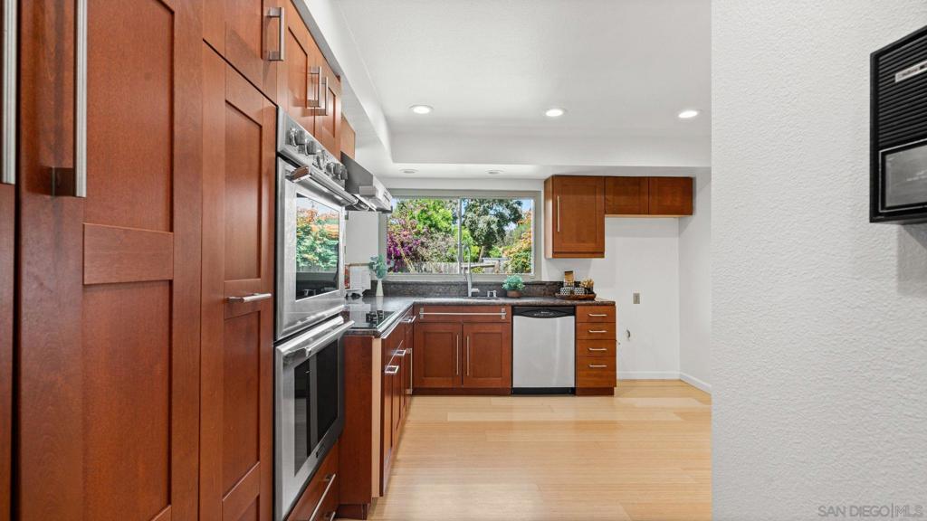 10685 Red Cedar