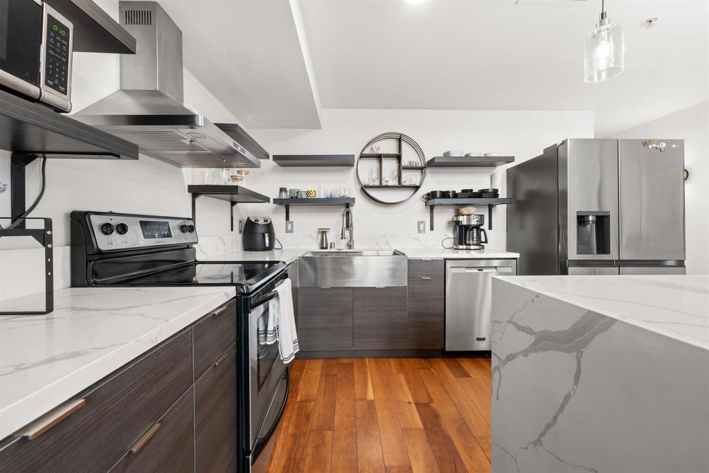 889 Date Street 520