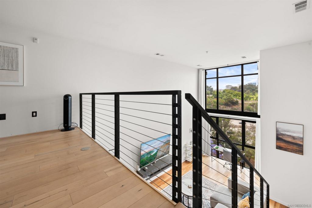 889 Date Street 520