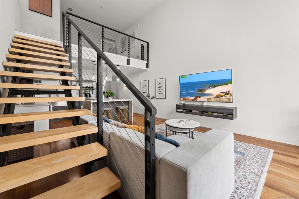 889 Date Street 520