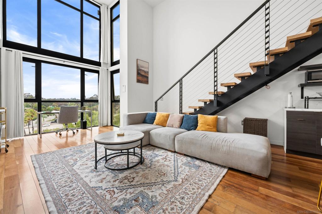 889 Date Street 520