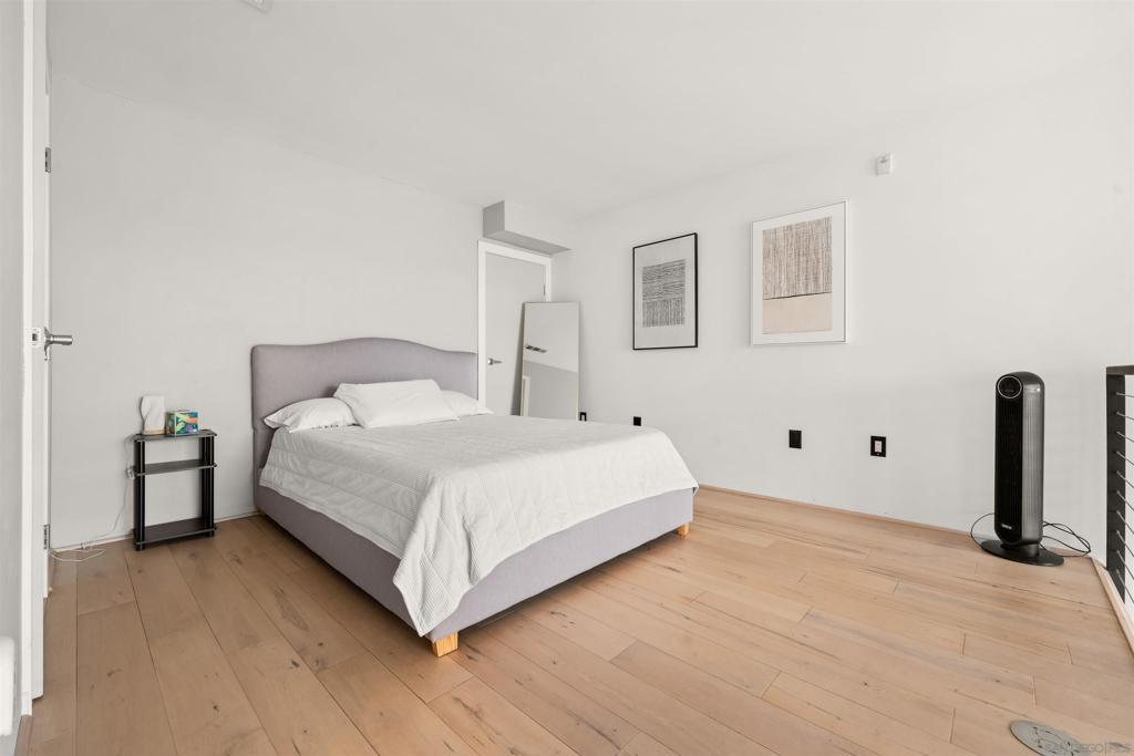 889 Date Street 520
