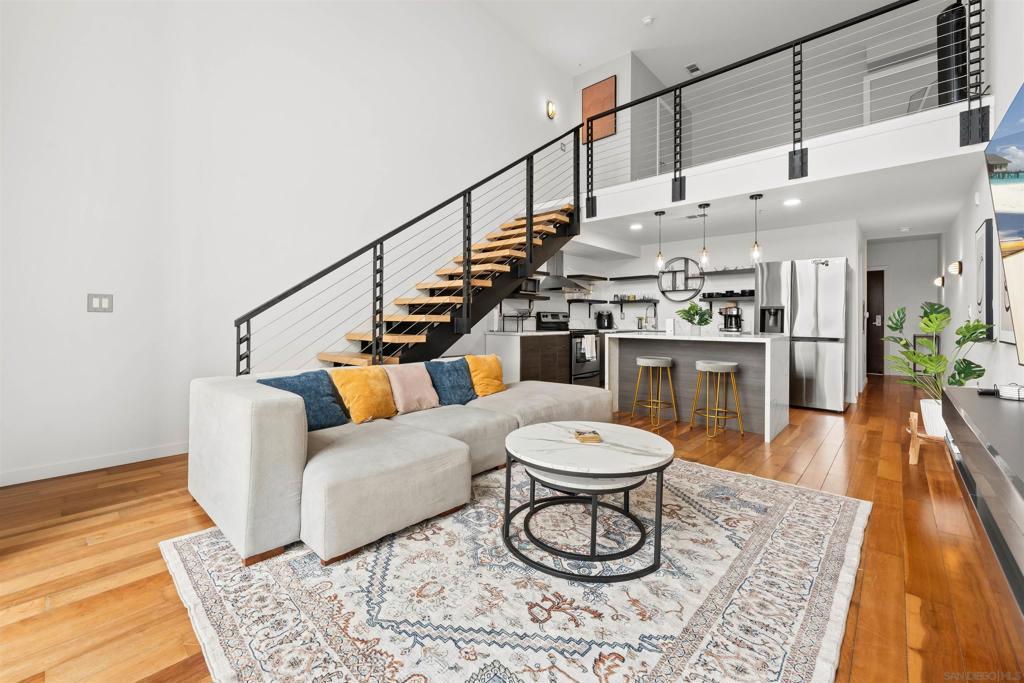 889 Date Street 520