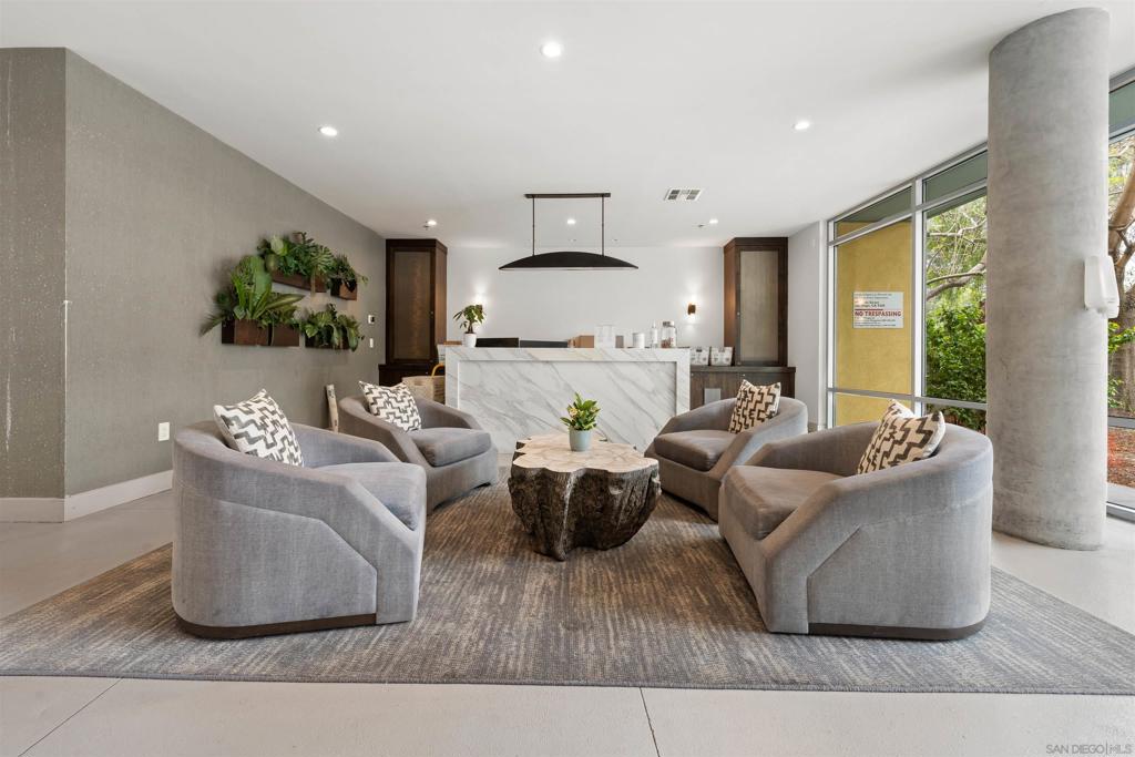 889 Date Street 520