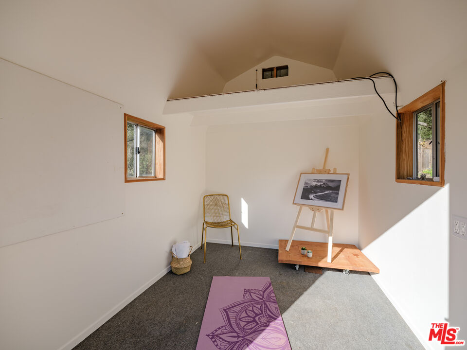 1256 N Topanga Canyon Blvd