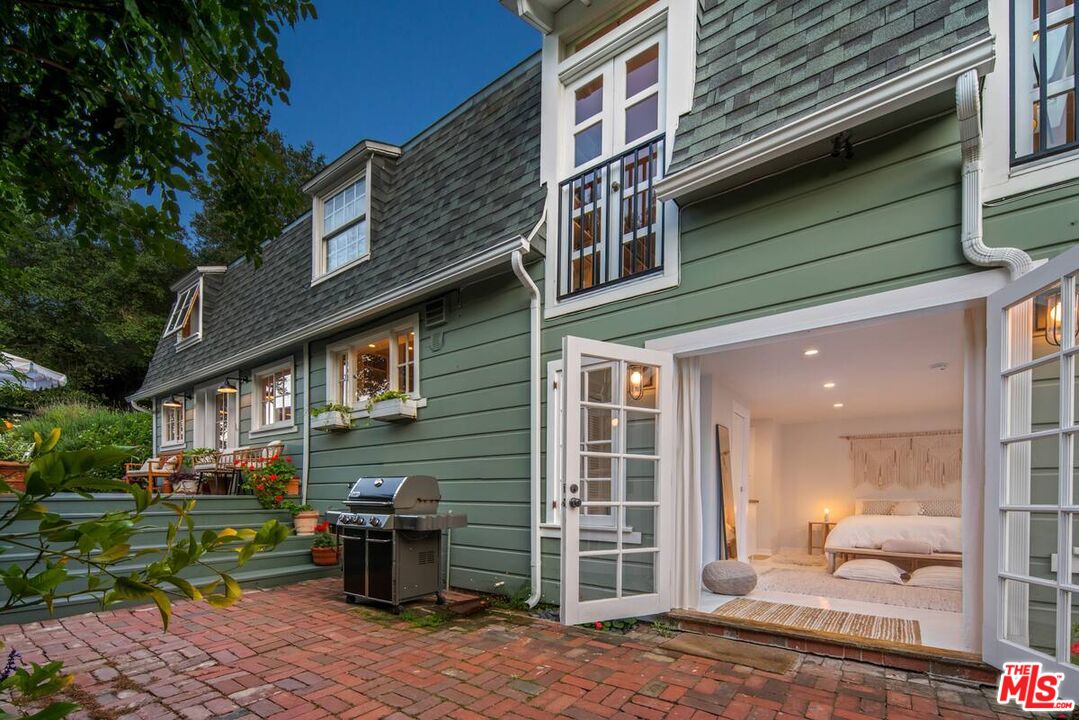 1238 Fernwood Pacific Dr