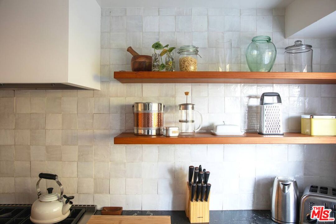 1238 Fernwood Pacific Dr