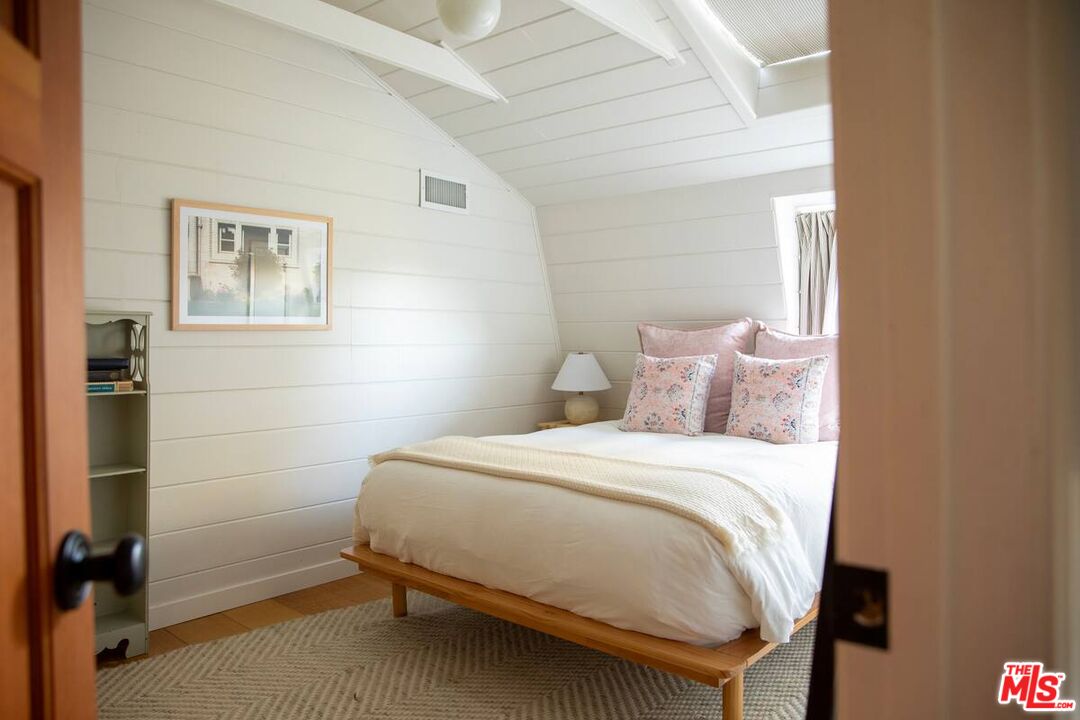 1238 Fernwood Pacific Dr