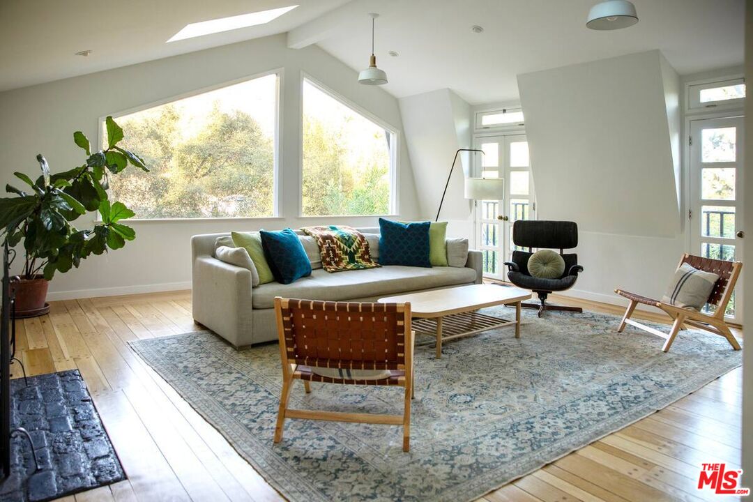 1238 Fernwood Pacific Dr