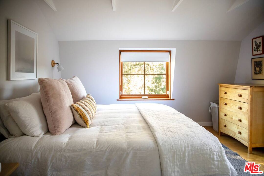 1238 Fernwood Pacific Dr