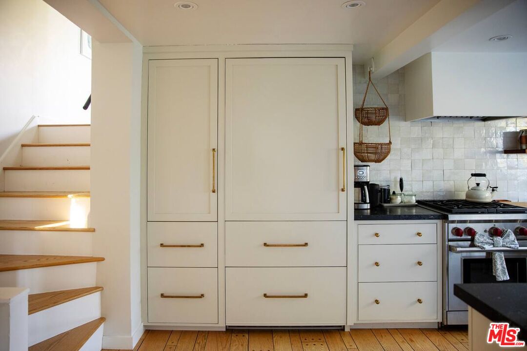 1238 Fernwood Pacific Dr