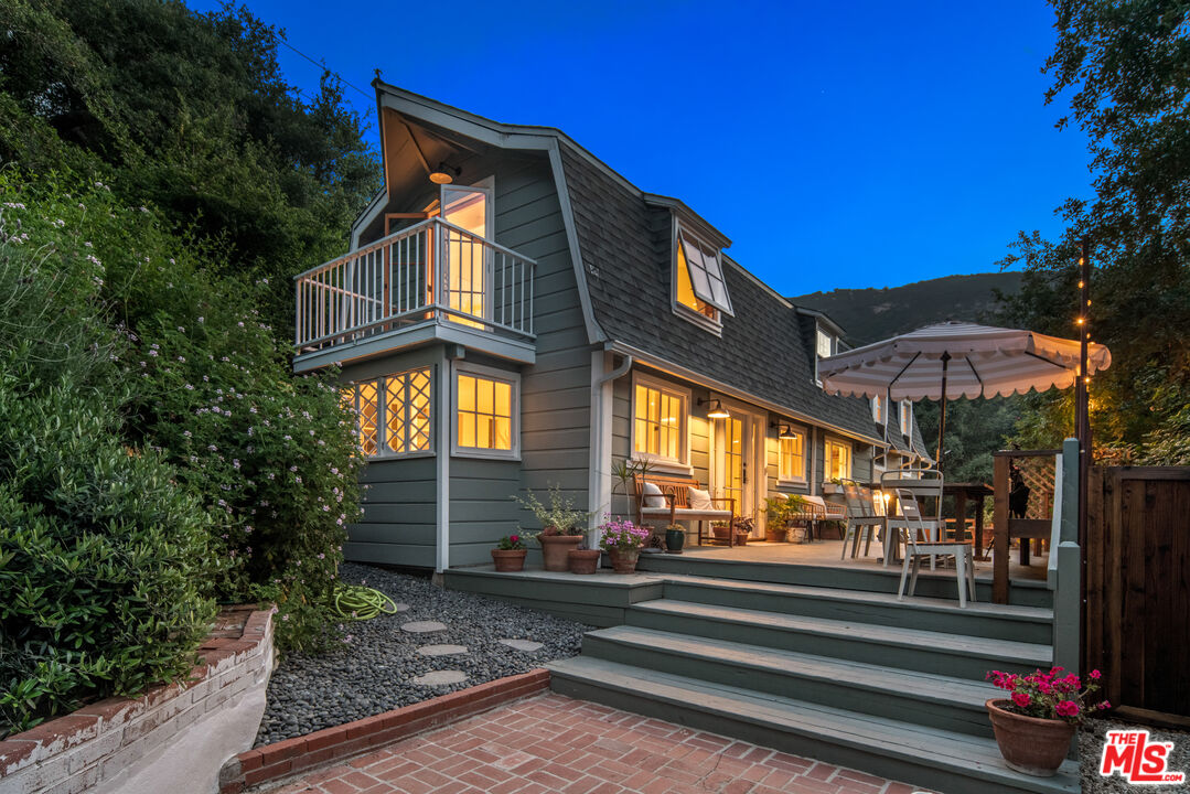 1238 Fernwood Pacific Dr