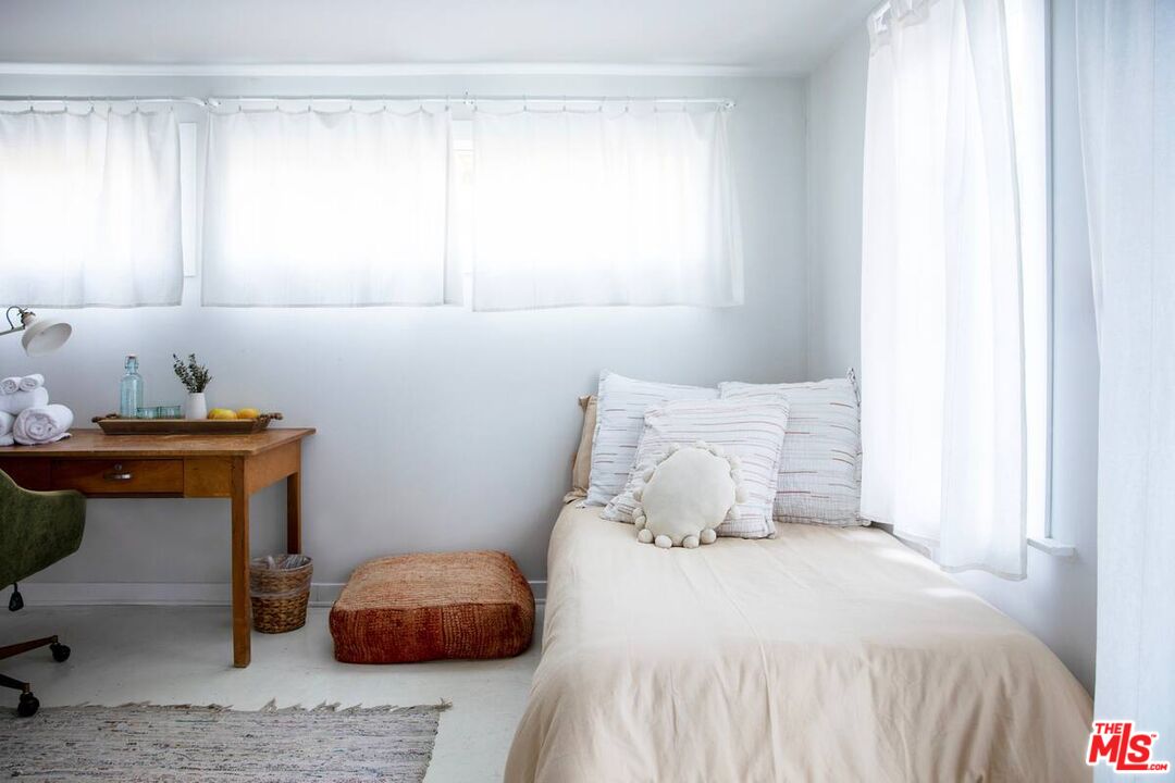 1238 Fernwood Pacific Dr