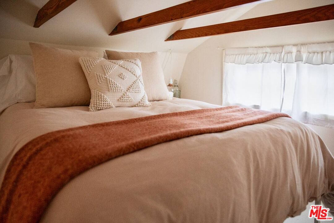 1238 Fernwood Pacific Dr