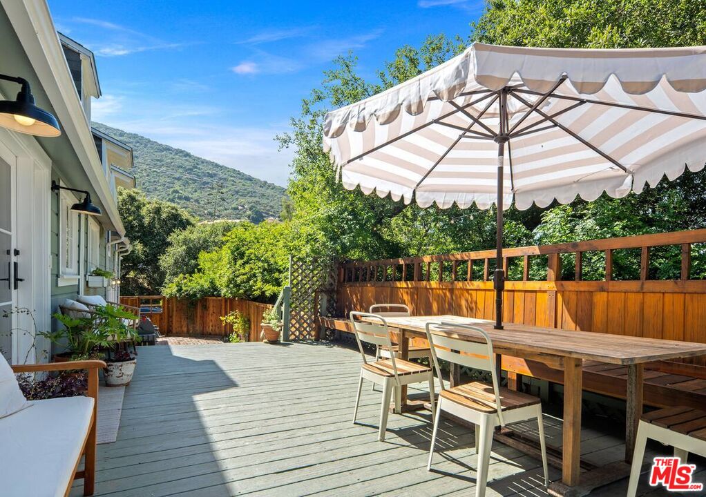 1238 Fernwood Pacific Dr