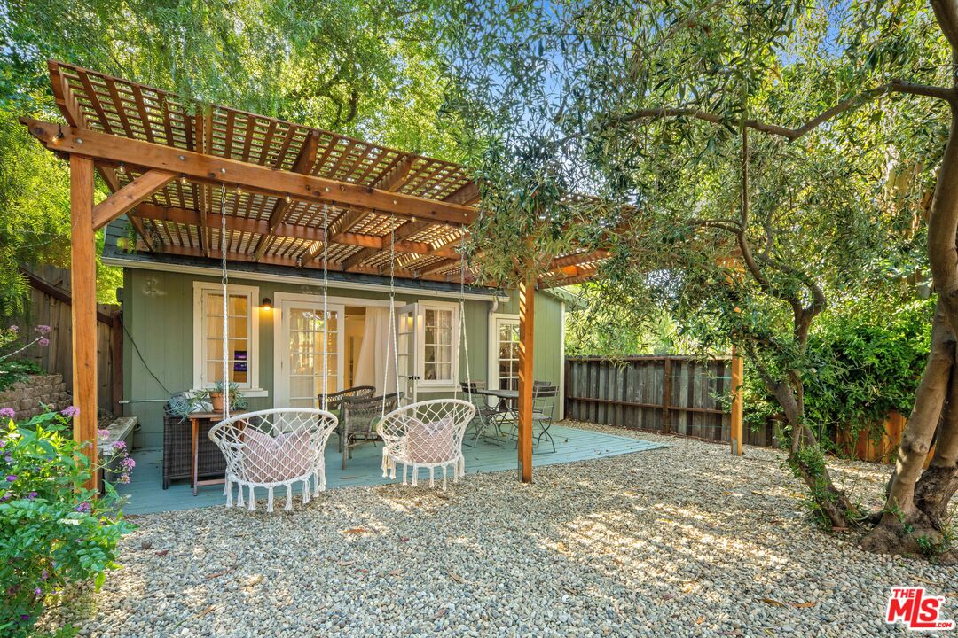 1238 Fernwood Pacific Dr