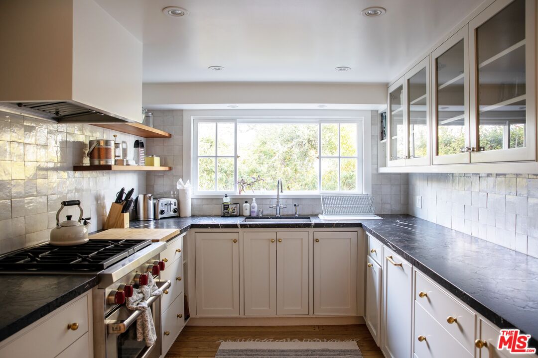 1238 Fernwood Pacific Dr