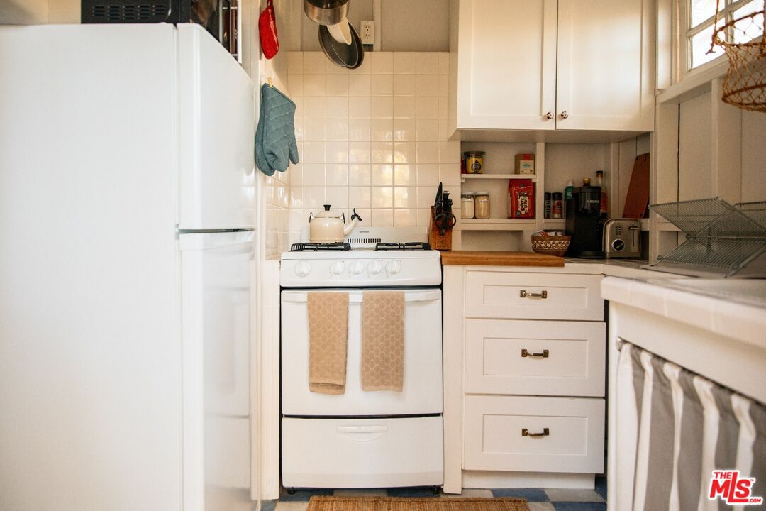 1238 Fernwood Pacific Dr